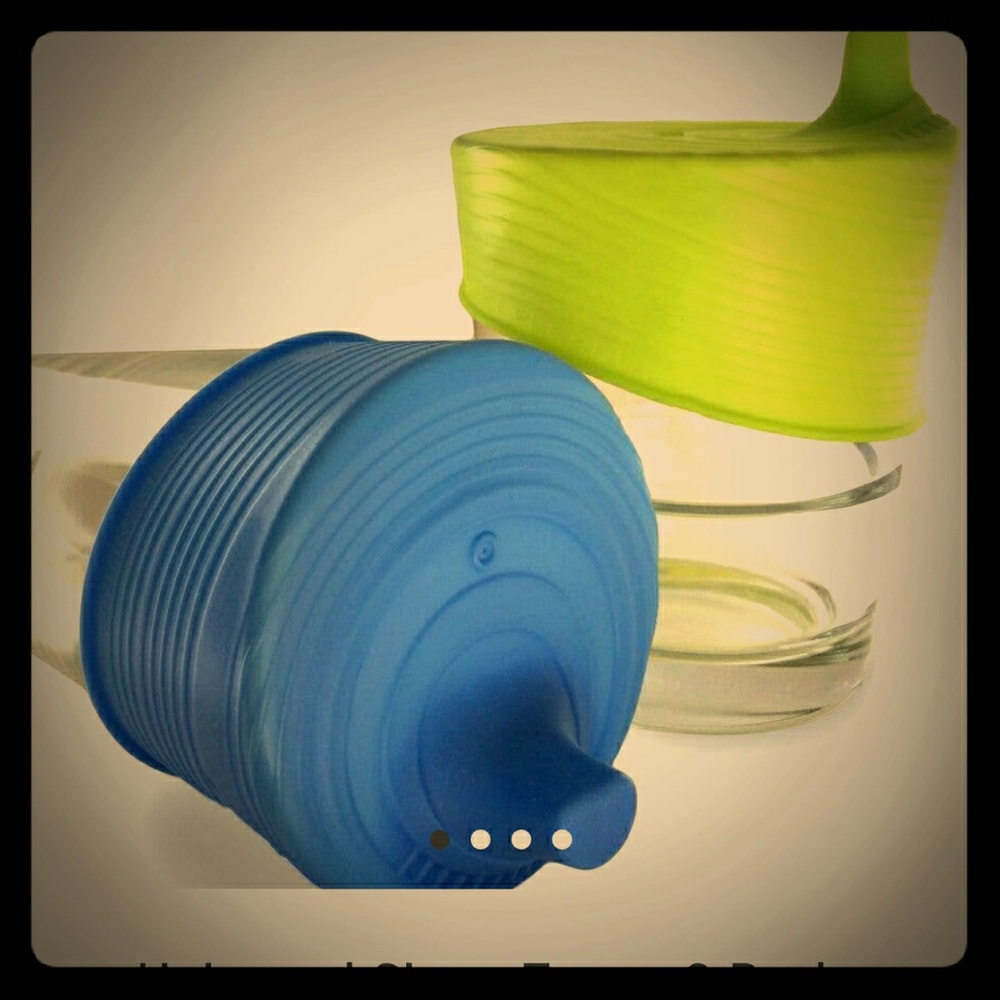 Universal sippy tops